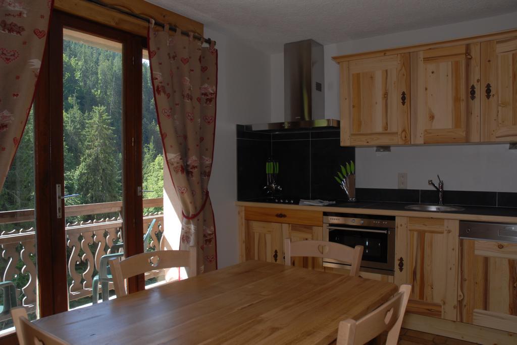 Auberge Des Eglantiers Flumet Rum bild